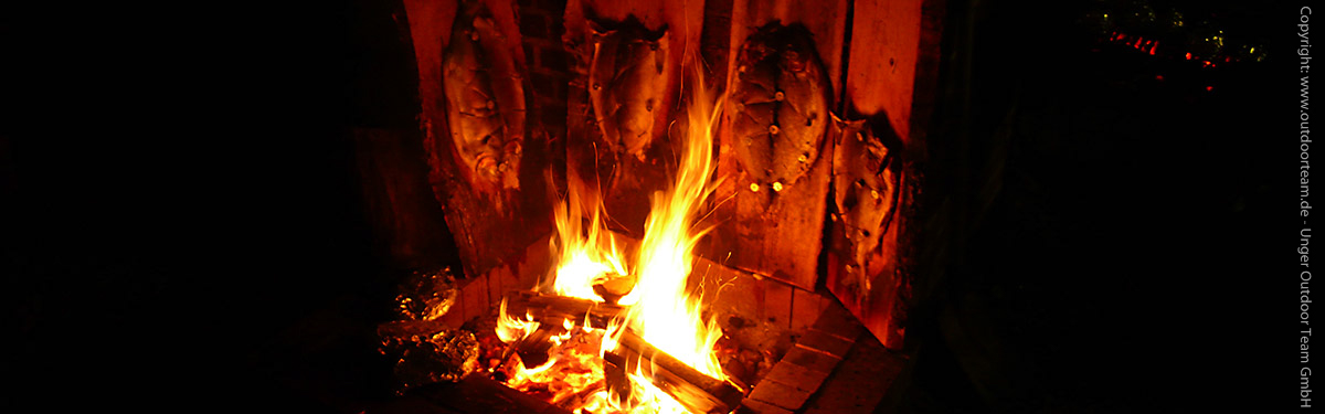 Feuerlachs - Gruppenangebot Lagerfeuerspecial im Camp Klosterbuch